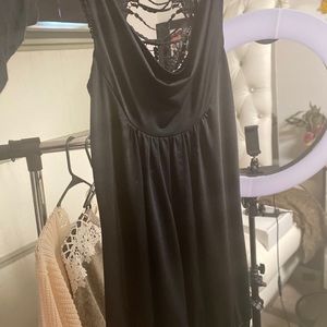 Long strap black shirt